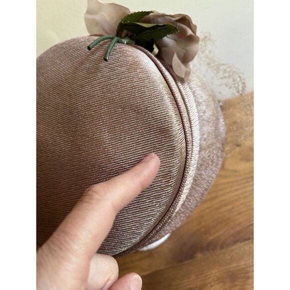 1940s Dusty Pink Rose Fascinator Hat With Faux Flowers & Netting main image 4